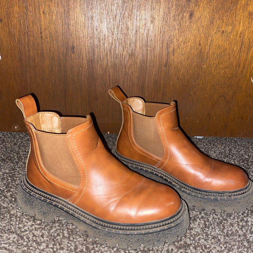 Boots, brown, slightly used